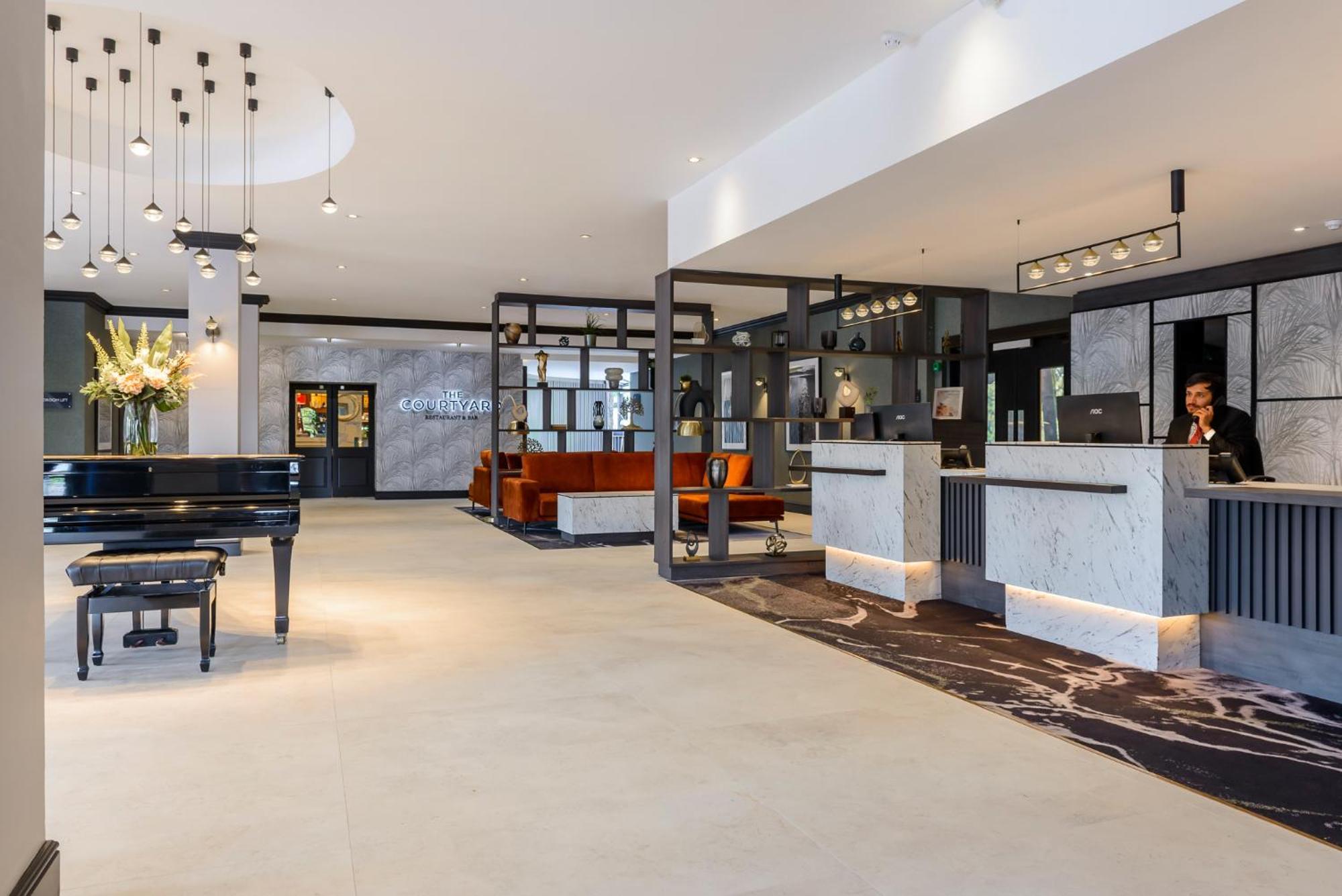Hotel Clybaun 4*